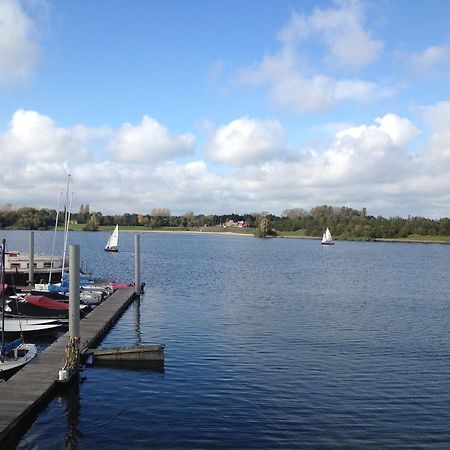 Sailcenter Limburg Ostello Kinrooi Esterno foto