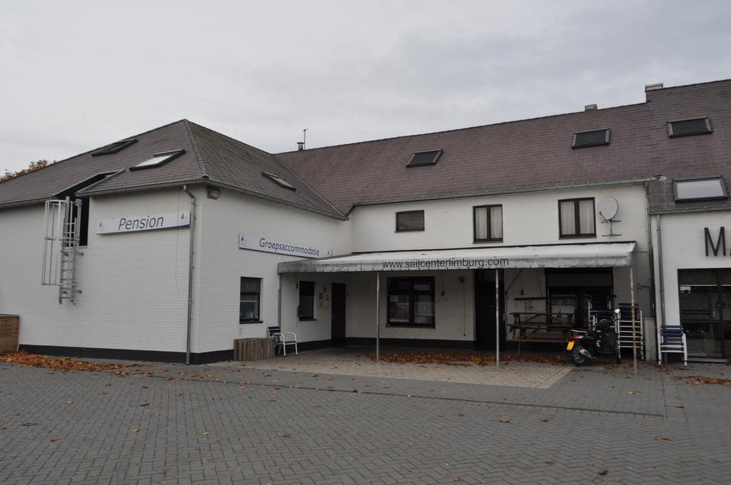 Sailcenter Limburg Ostello Kinrooi Esterno foto