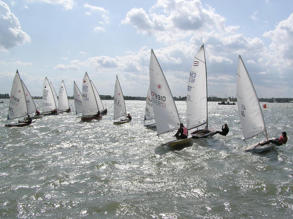 Sailcenter Limburg Ostello Kinrooi Esterno foto
