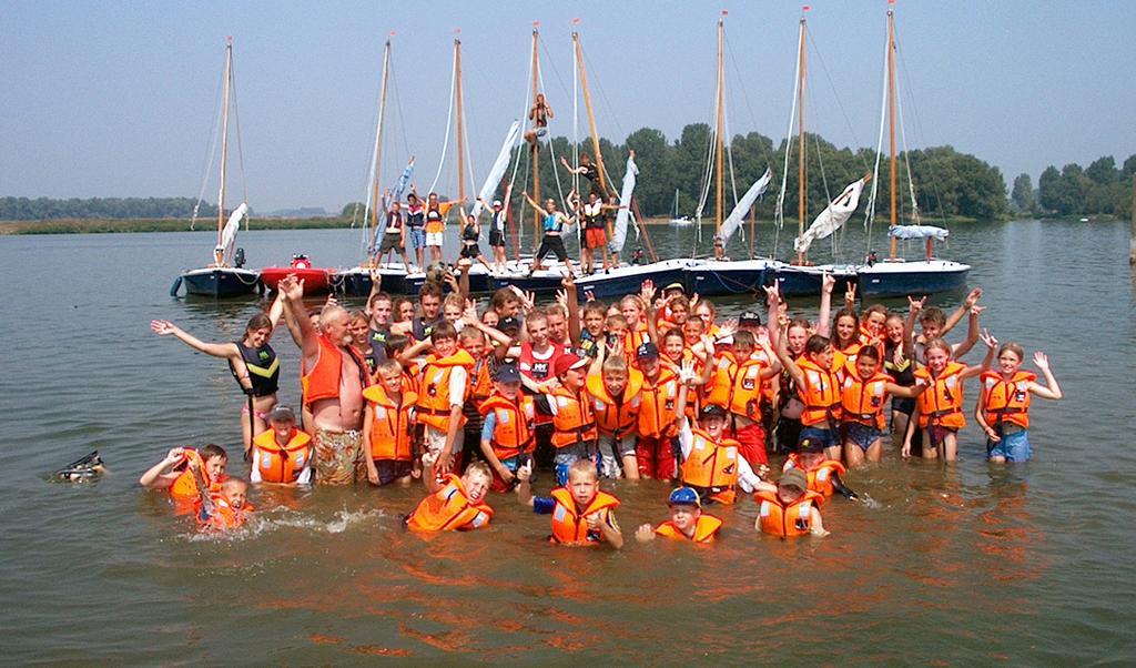 Sailcenter Limburg Ostello Kinrooi Esterno foto